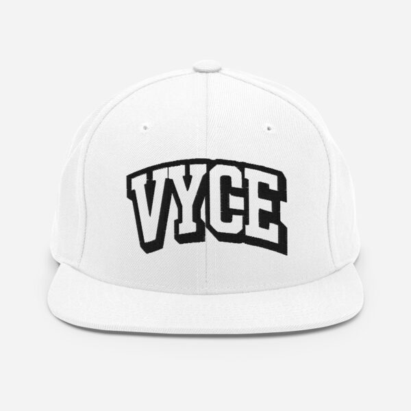 classic-snapback-white-front-6915b5a30cfc7.jpg Casquette snapback VYCE
